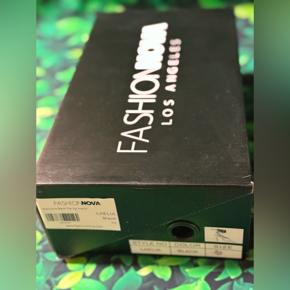 SALE NEW Never Worn BeautifulGold Chained Fashion Nova Heels Ready To Ship - Picture 5 of 11